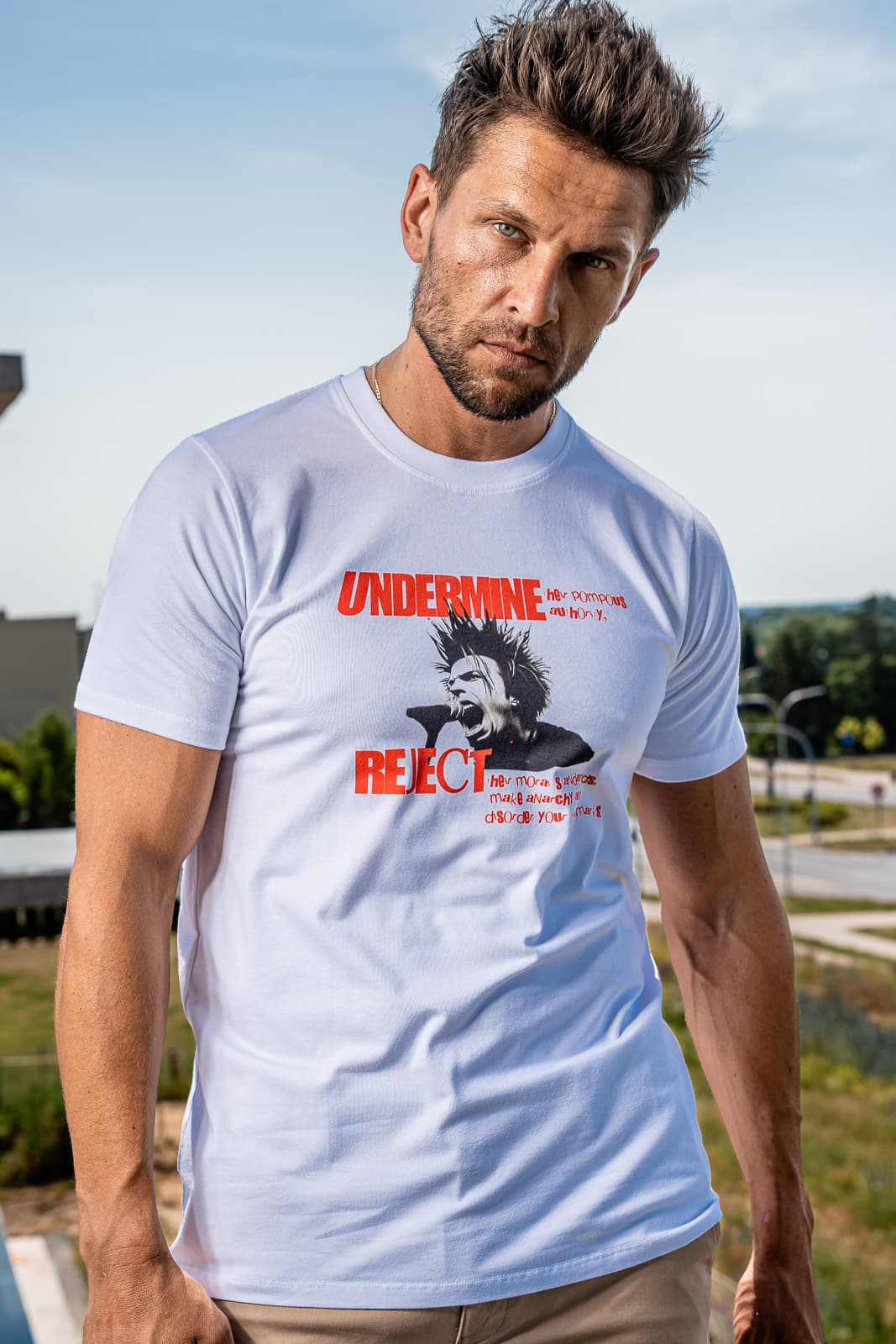 T-SHIRT UNDERMINE