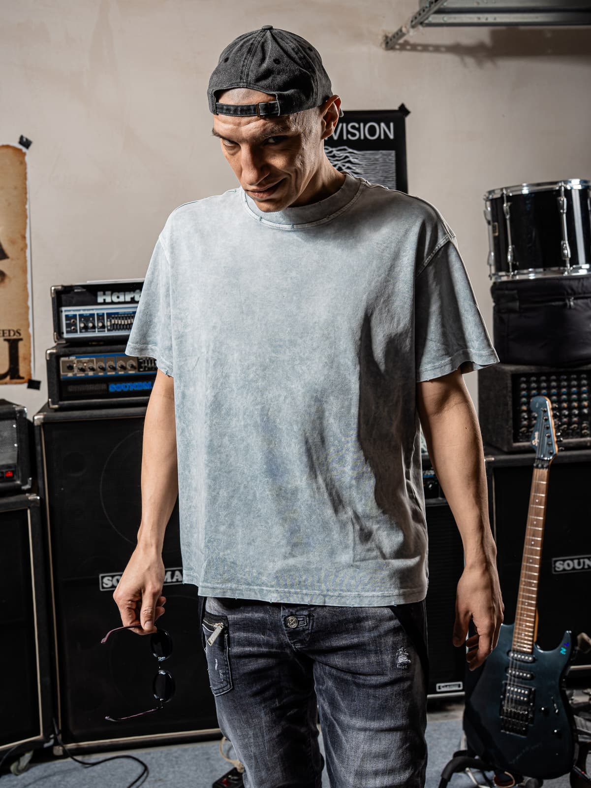 T-SHIRT CRACKED CONCRETE