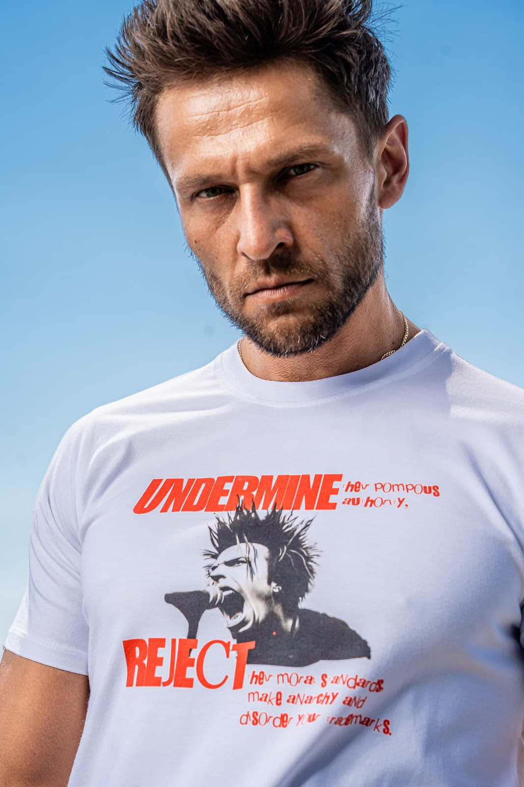T-SHIRT UNDERMINE