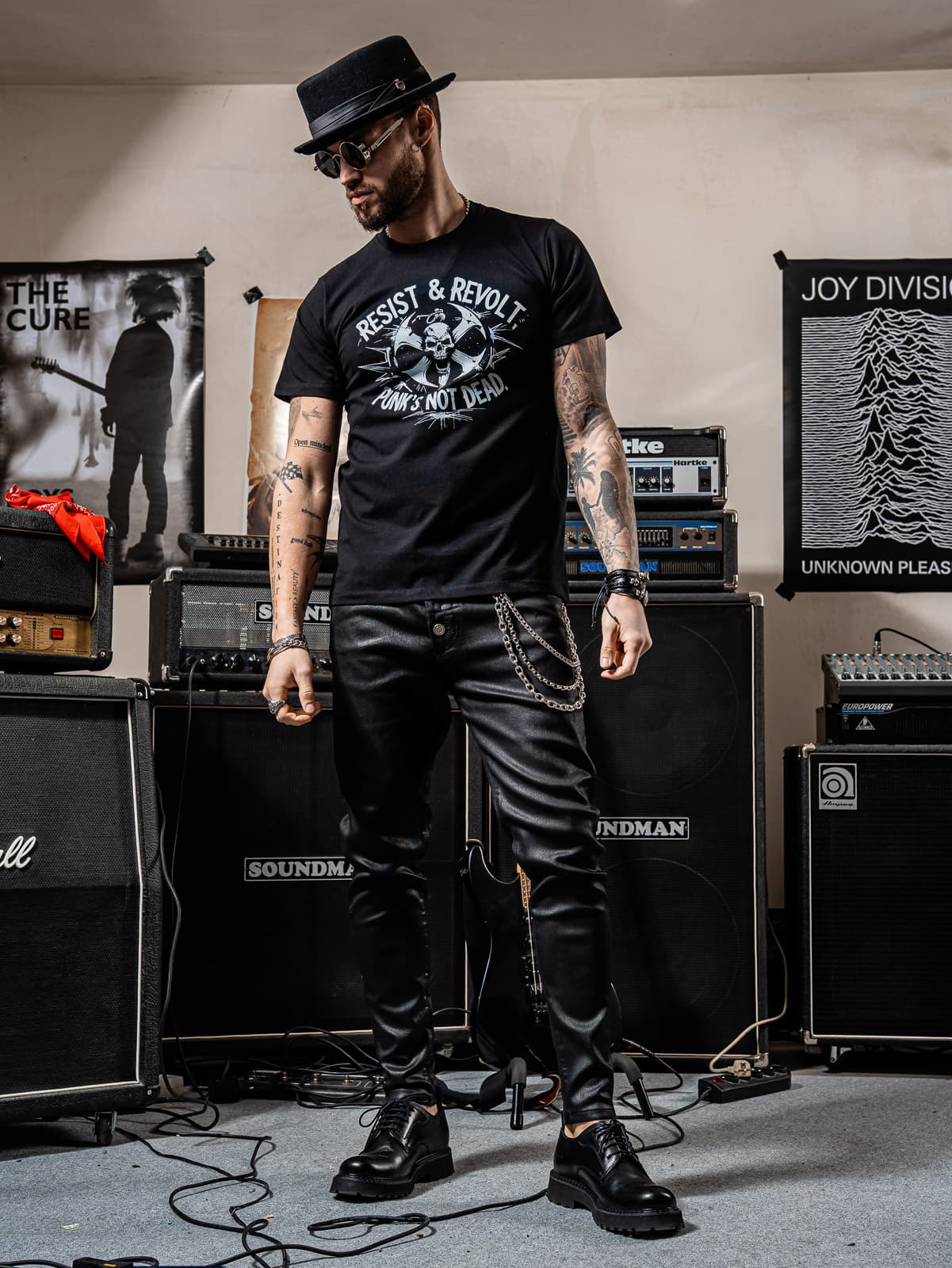 T-SHIRT RESIST