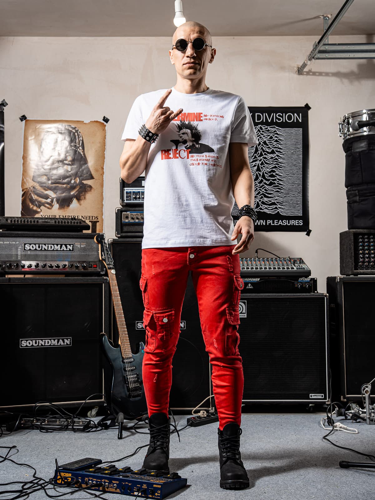 T-SHIRT UNDERMINE