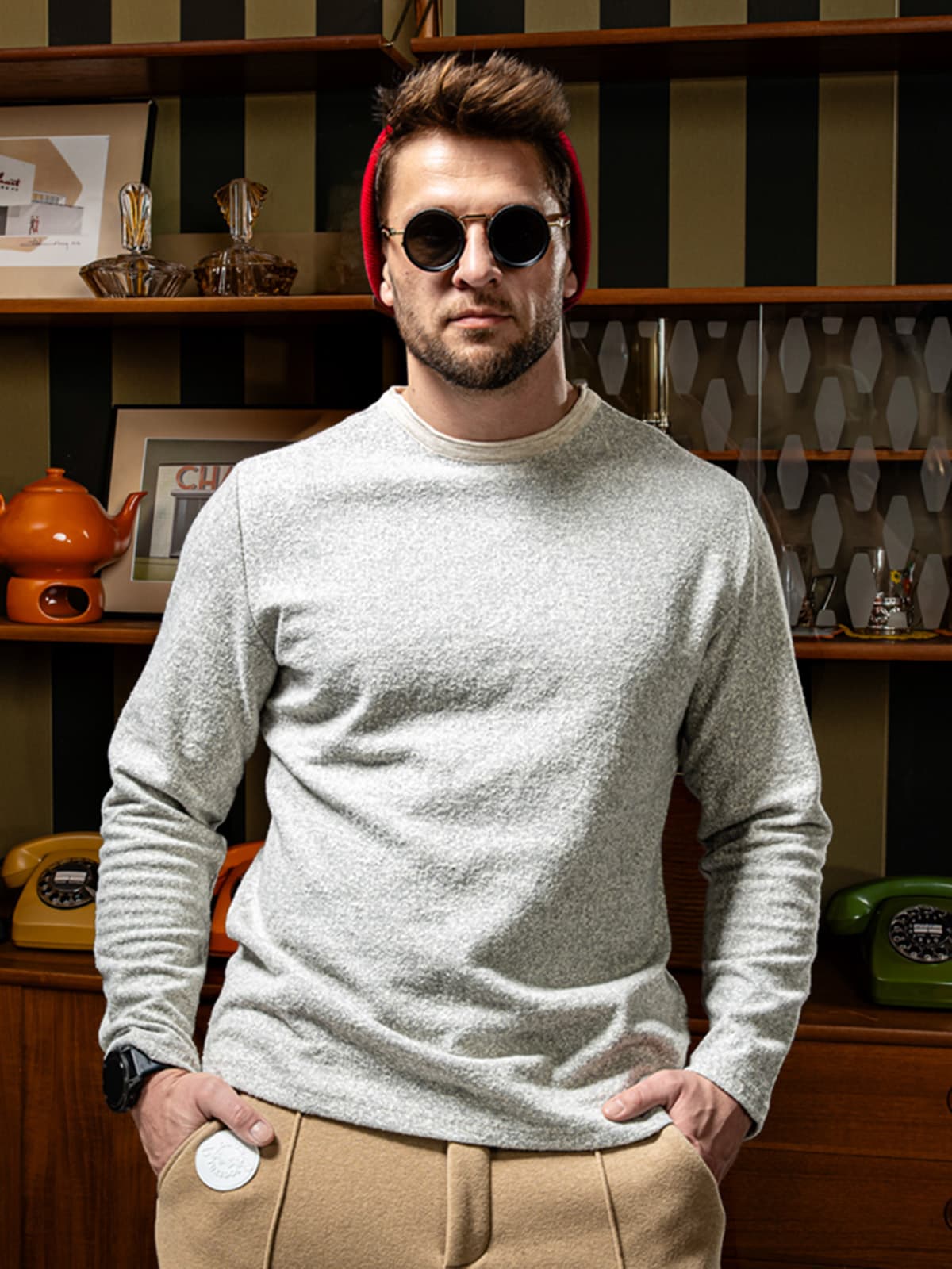 sweter Double Agent