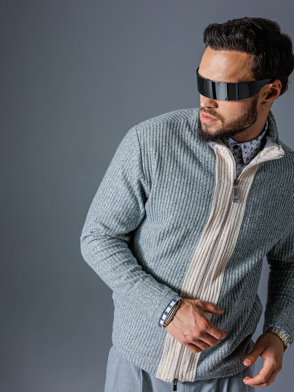 sweter Virtus