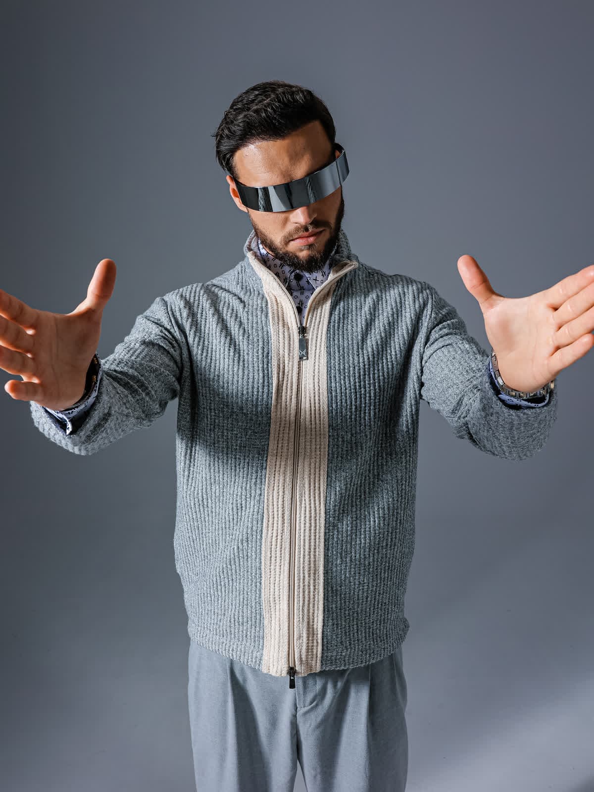 sweter Virtus