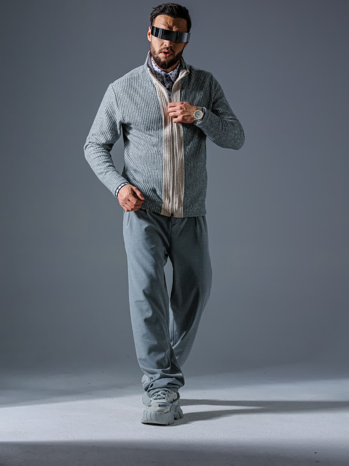 sweter Virtus
