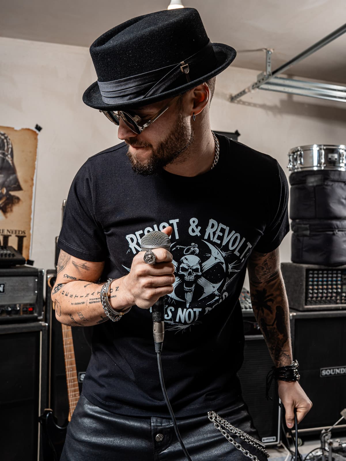 T-SHIRT RESIST