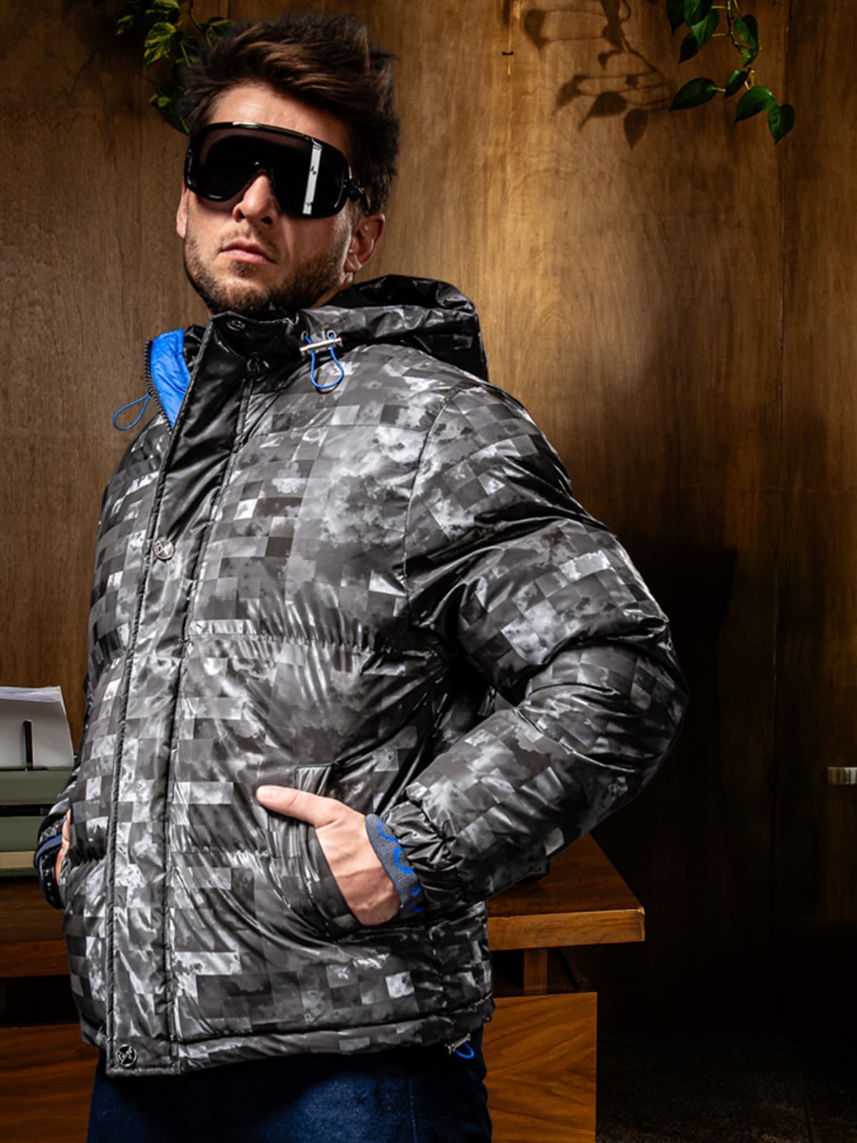 kurtka Manipulation